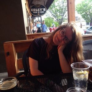 Meet your Posher, Lauren